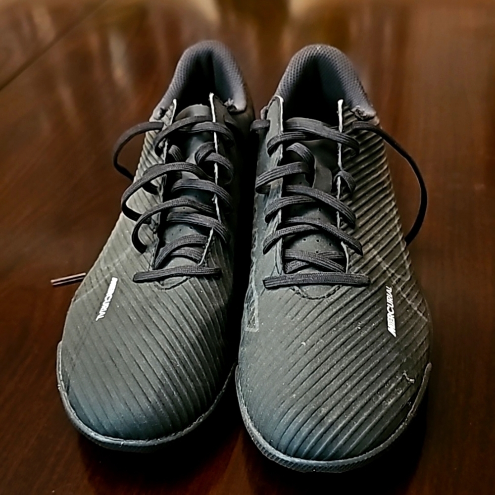 Nike Mercurial Vapor 13 football/soccer cleats size 7.5 boys gently used - Picture 4 of 5